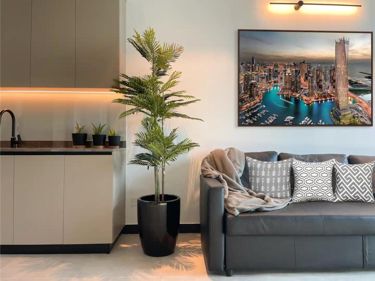Exclusive 1br In Business Bay - Burj Khalifa And Canal View *