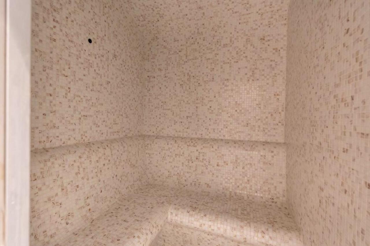 Exclusive 1br In Business Bay - Burj Khalifa And Canal View Apartment